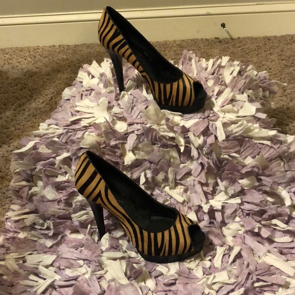 BCBGeneration heels💕 - Picture 3 of 4